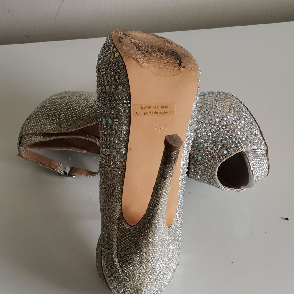 Dream Pairs Embellished Heels Shoes - Picture 4 of 5
